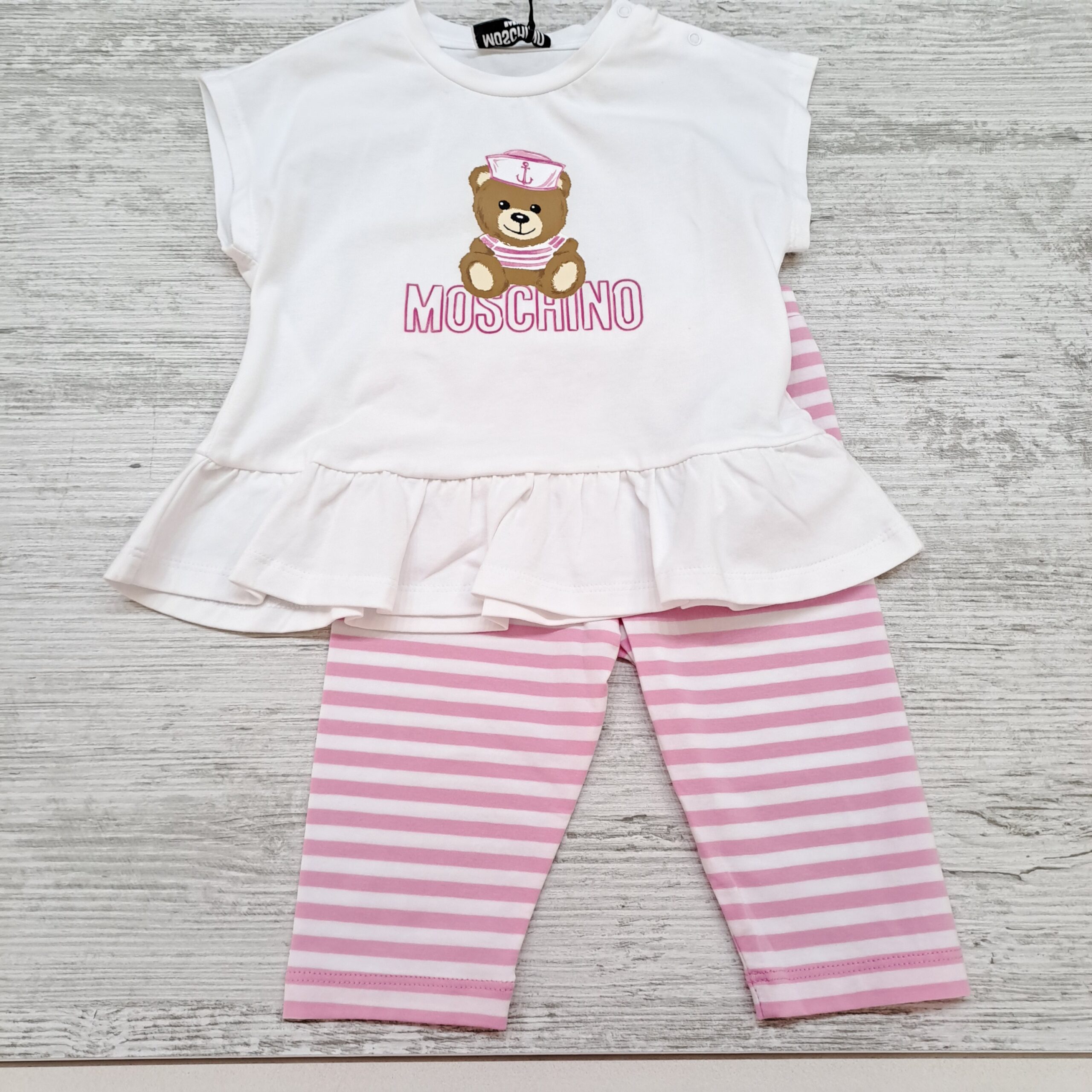 completo moschino